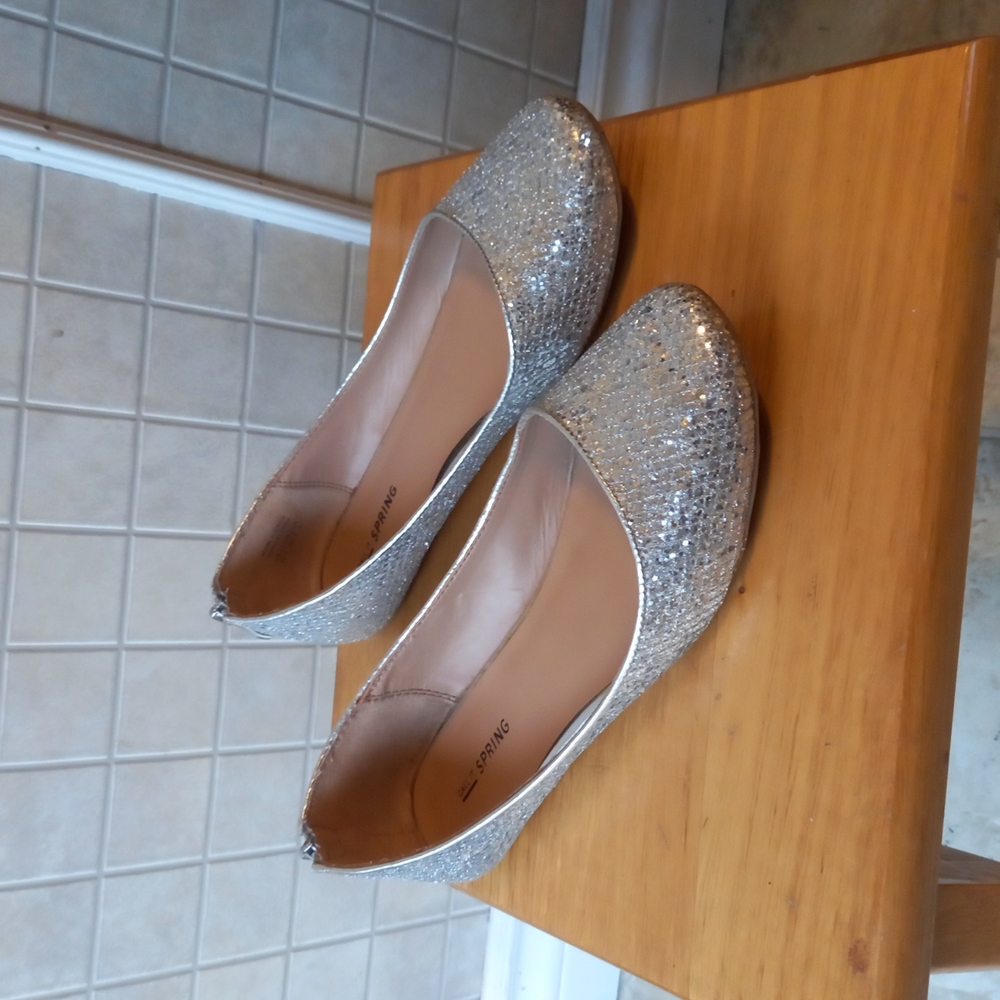 Call it Spring sparkly flats
